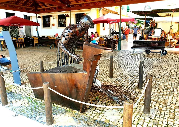 Corte Real O - Sea & Old Town View