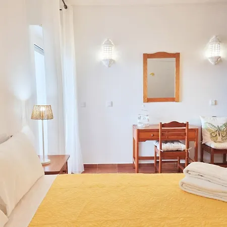 Corte Real O - Above Old Town Albufeira